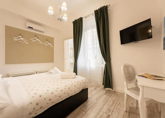 Apartment Keys Of Italy - Canne26 - Modern Chic Two Bedrooms